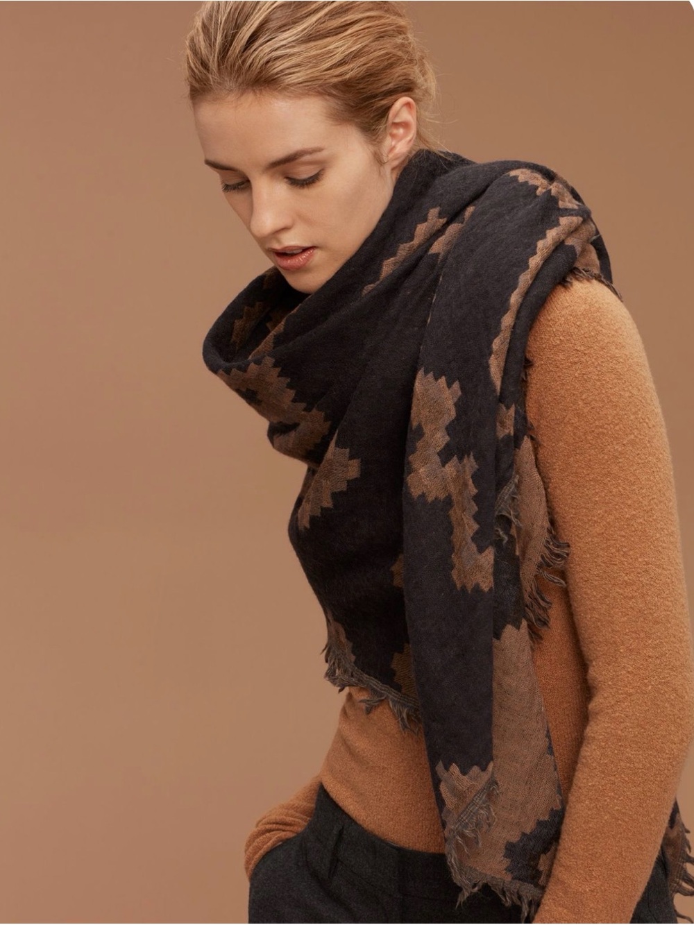 Aritzia Wilfred Diamond Mosaic Scarf